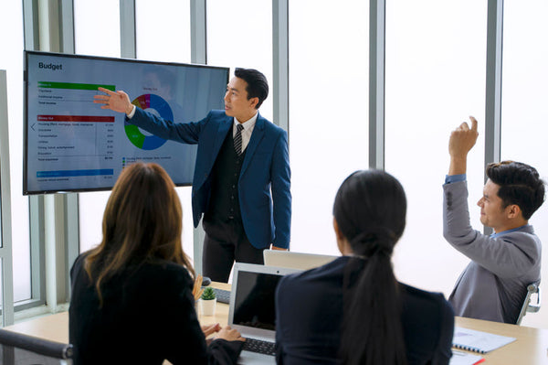Navigating Western Business Culture: Etiquette and Vocabulary